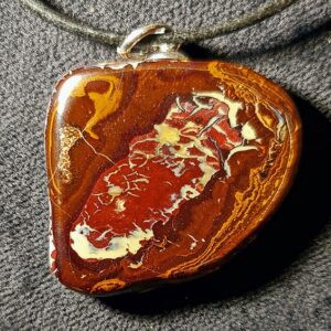 Opal am Lederband